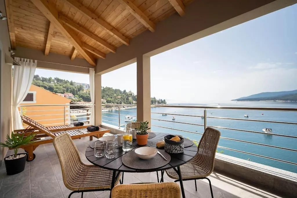 Seafront 2-Bedroom Apartment Nika - Rabac Croatia