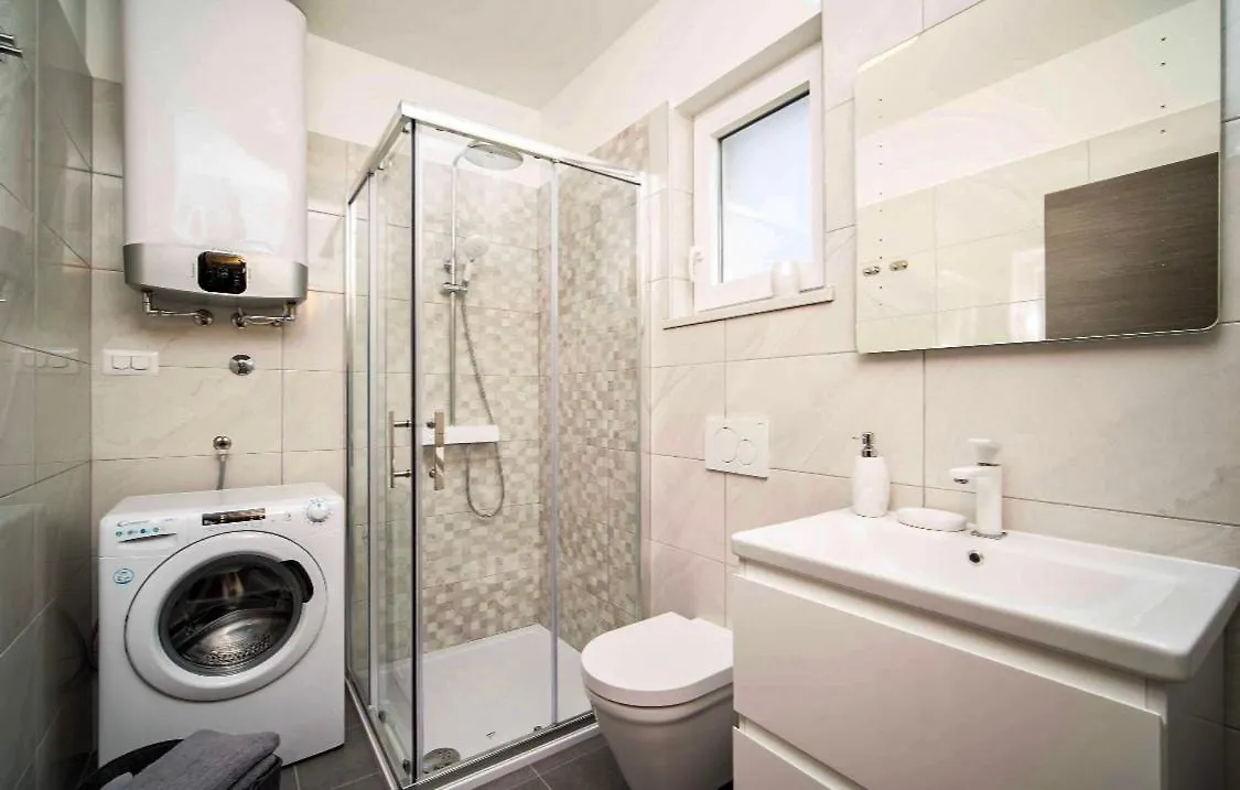 Seafront 2-Bedroom Apartment Nika - Rabac 0*,