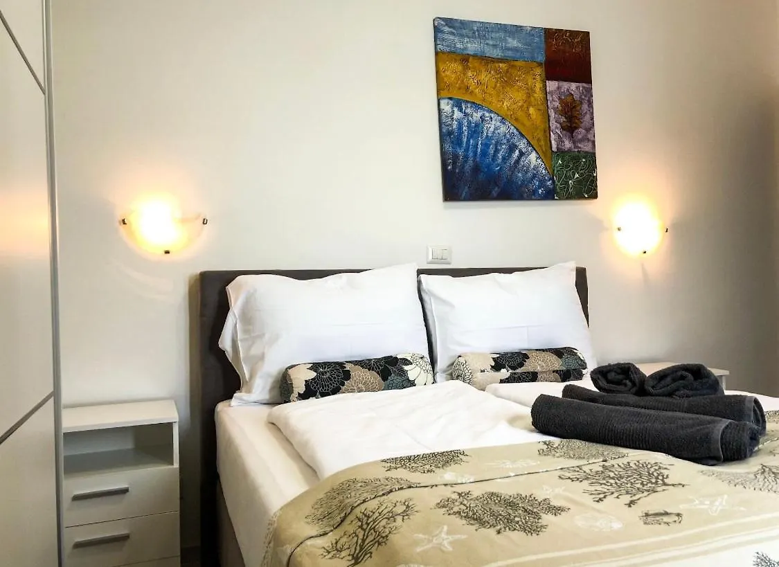 Seafront 2-Bedroom Apartment Nika - Rabac
